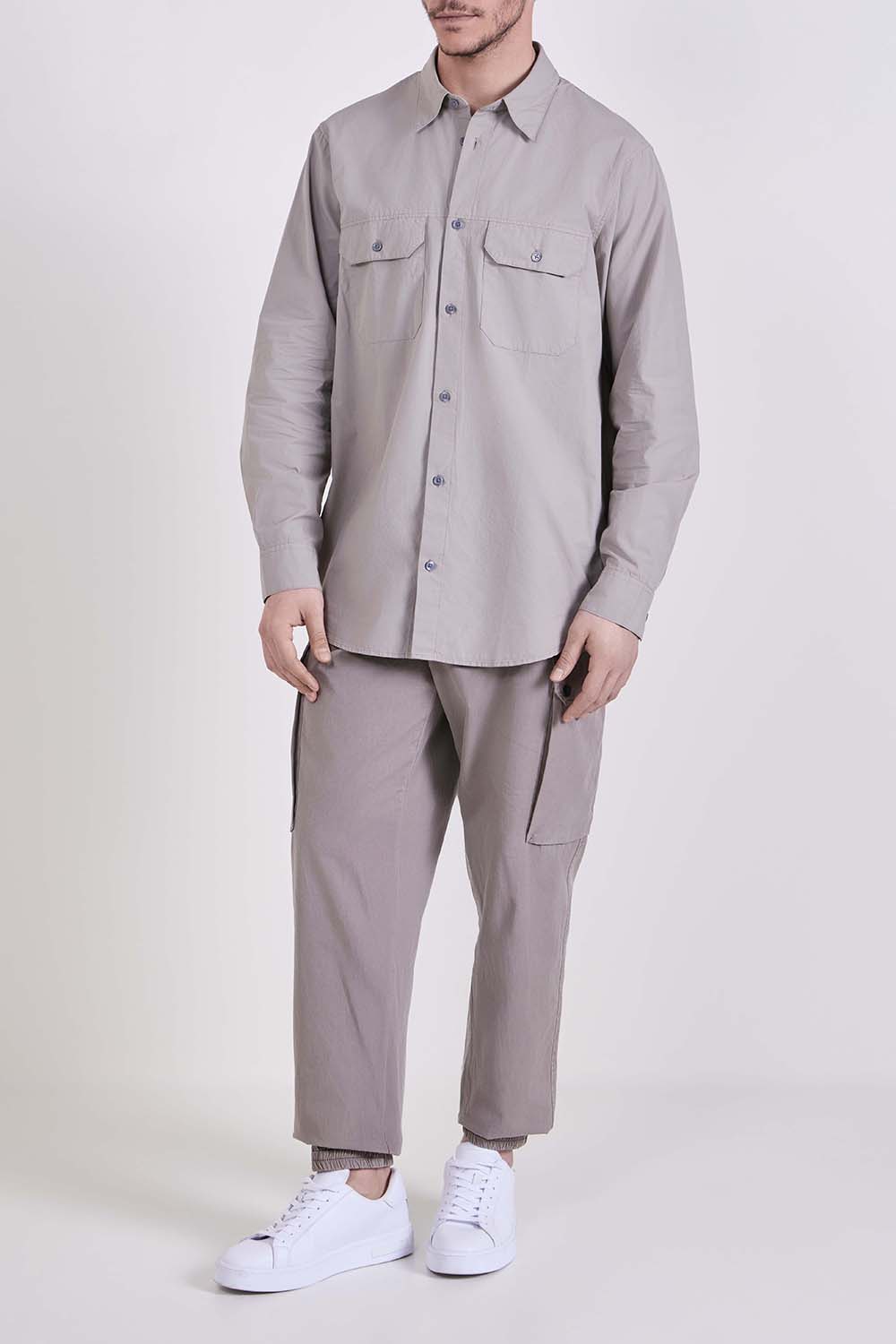 חולצה מכופתרת